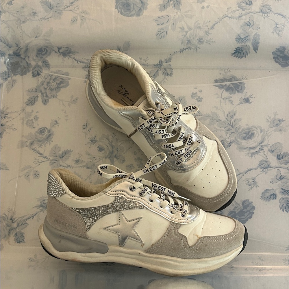 Vintage Havana Women's Sneakers in White and Silver